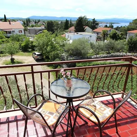 And Jelka Guest house Malinska