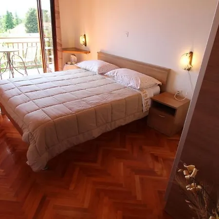 Guest house And Jelka *