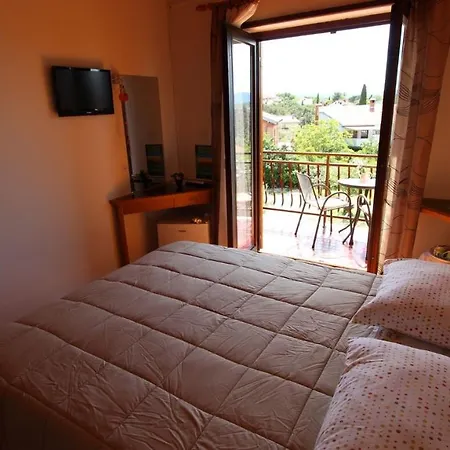 And Jelka Guest house Malinska