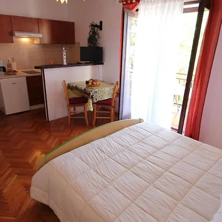And Jelka Guest house Malinska