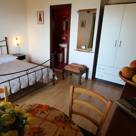 And Jelka Guest house Malinska